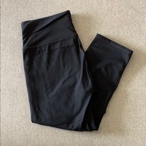 Athleta black crop leggings